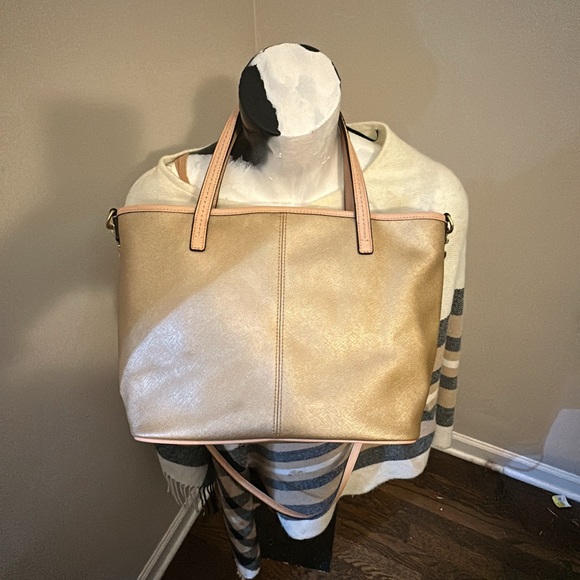 Coach Park Metro tote beautiful gold w/ beige (with a slight hue of pink) F25663 - Picture 2 of 16